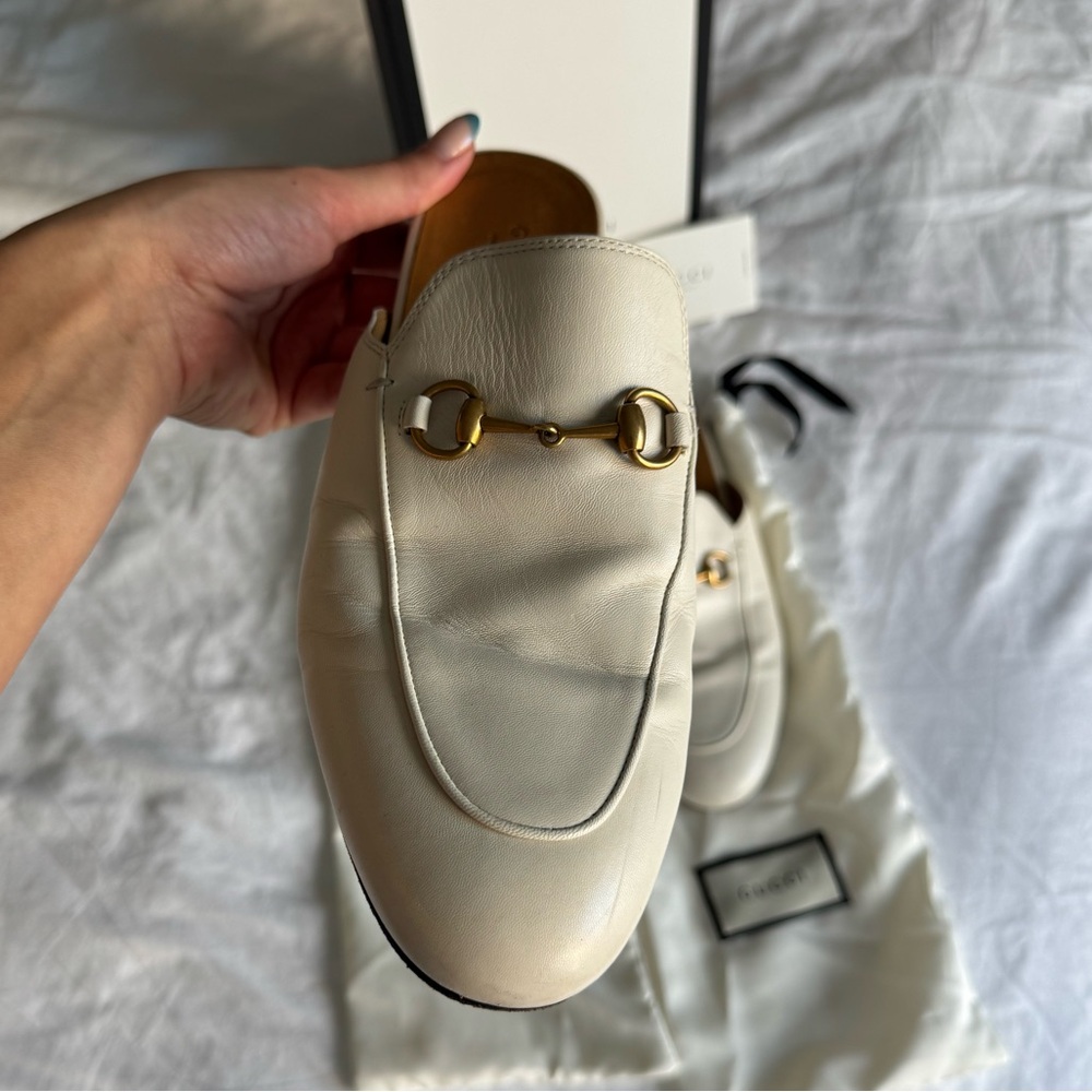 Gucci Cream Loafers with Gold Details - Picture 6 of 16